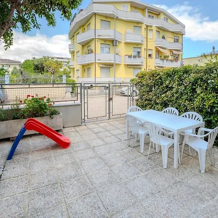 Con Giardino Esclusivo Alba Adriatica